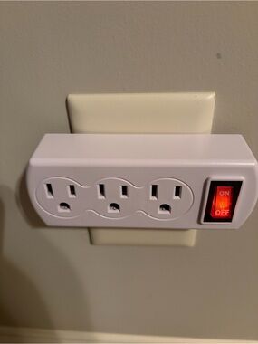 Three Prong, Three Plug Multi Outlet Adapter with On/Off Switch in White